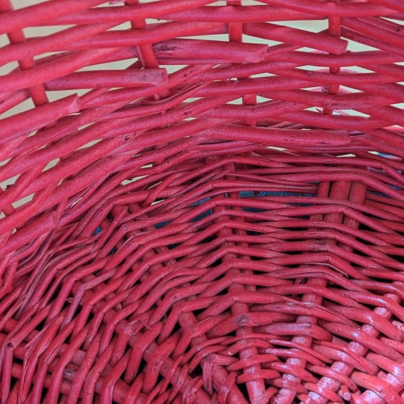 REDUCED Vintage Mid-Sized, Round, Red Willow Basket c 1970s - Picture 4 of 8